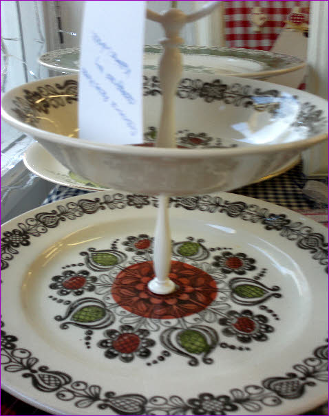 Vintage plates recreated into a two-tier cakestand
